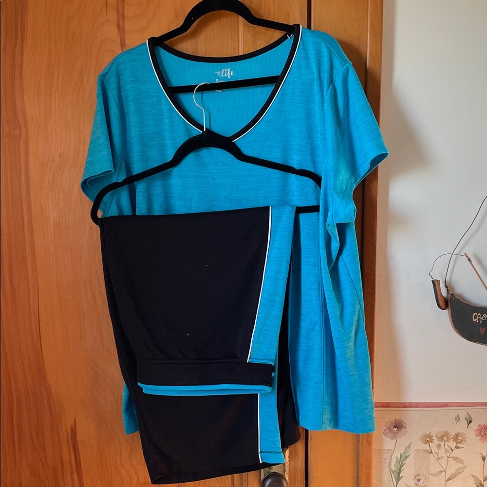 Made for Life Turquoise and Black Short Sleeve Top & Capri Set